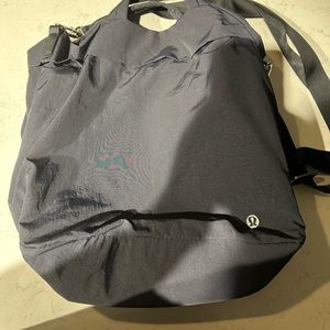 Lululemon on my level bag 2.0 19 L